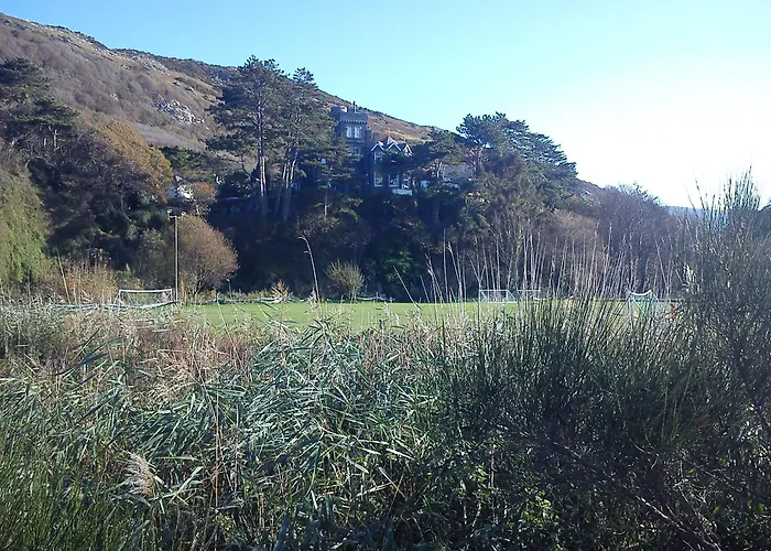Penbryn Mynach Holiday Cottage